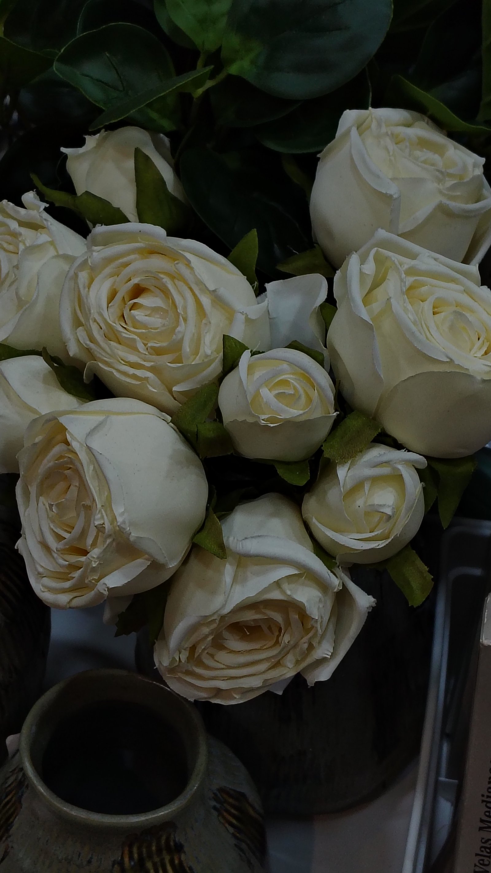 Ramo de rosas blancas frescas